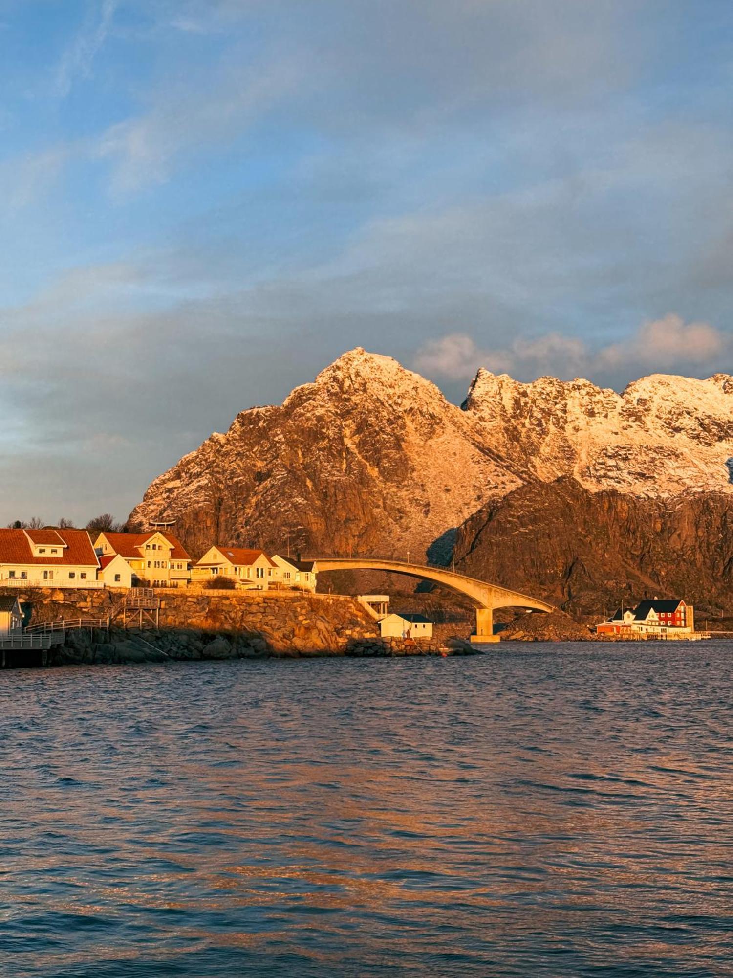 Finnholmen Brygge Henningsvaer Exterior foto