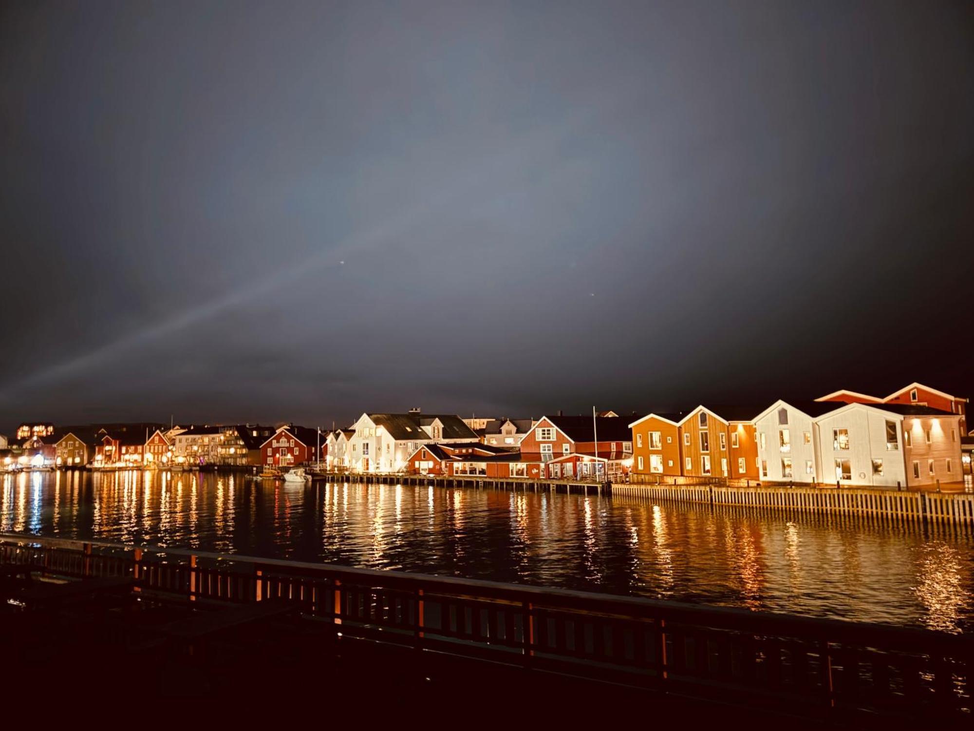 Finnholmen Brygge Henningsvaer Exterior foto